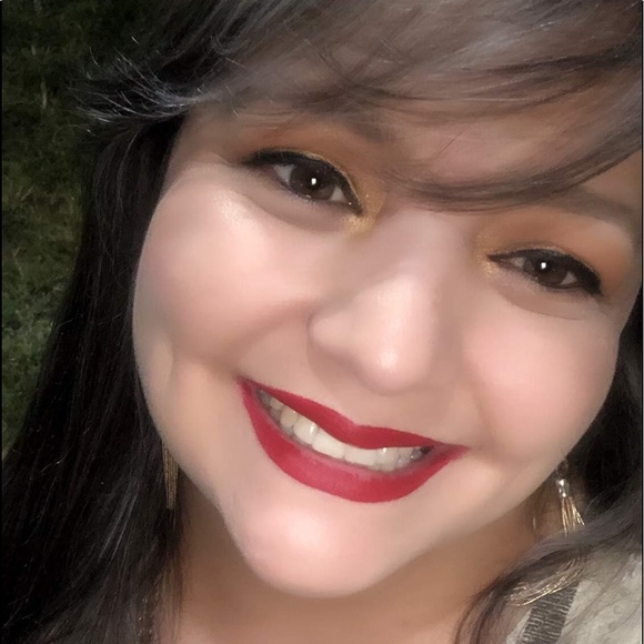 Meet your Posher, Arlene - Picture 1 of 1